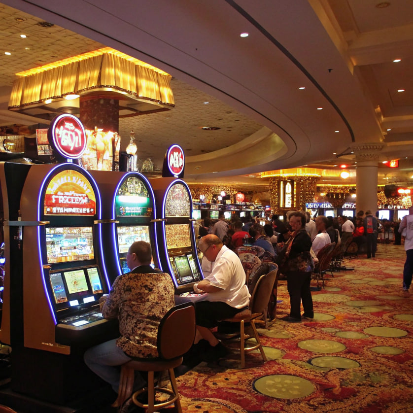 7696-Game-Slots